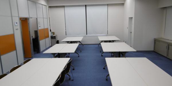 アイランド形式(6名掛け)